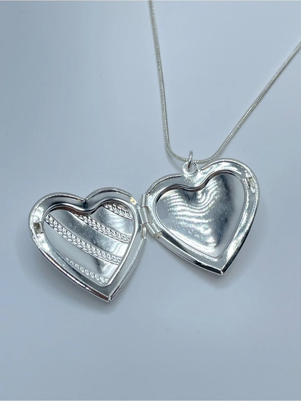 Silver Heart Locket Necklace Romantic Dainty Minimalist New Keepsake